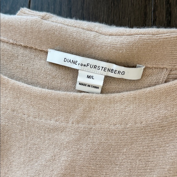 Diane Von Furstenberg beige oversized dolman sweater M/L - Picture 2 of 6